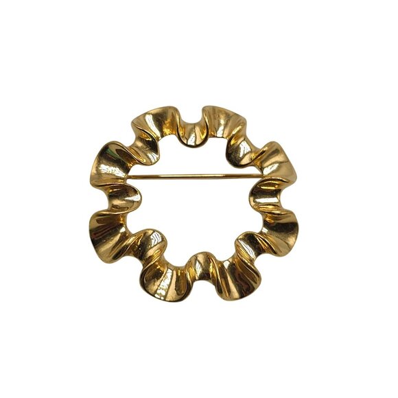 Vintage 1970s Gold Tone Ruffled Circle Brooch Pin Jewelry Accessory - Picture 1 of 4